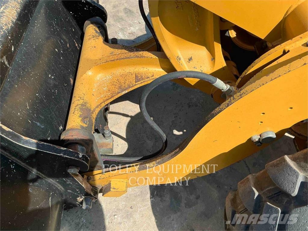 CAT 906M Radlader