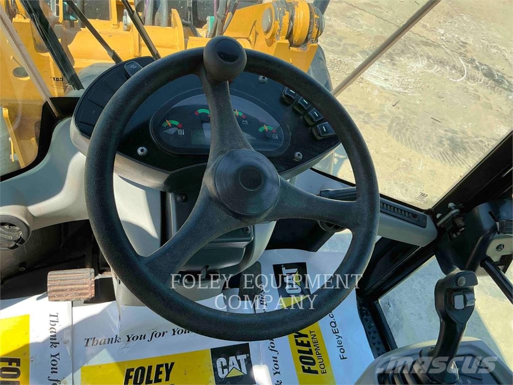 CAT 906M Radlader
