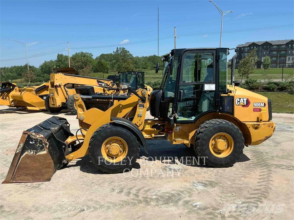 CAT 906M Radlader