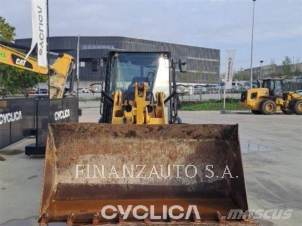 CAT 906M Naudoti ratiniai krautuvai