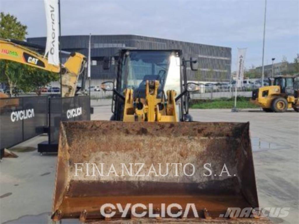 CAT 906M Naudoti ratiniai krautuvai