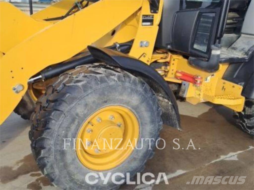 CAT 906M Naudoti ratiniai krautuvai