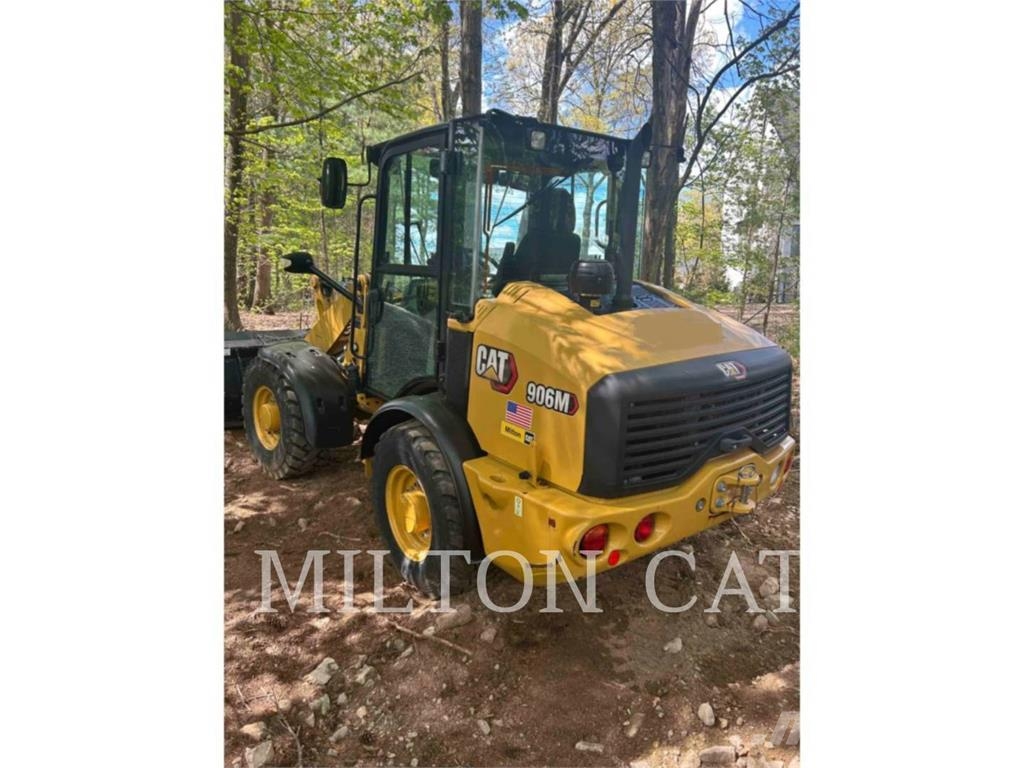 CAT 906M Kolesové nakladače