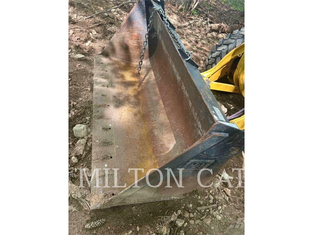 CAT 906M Kolesové nakladače