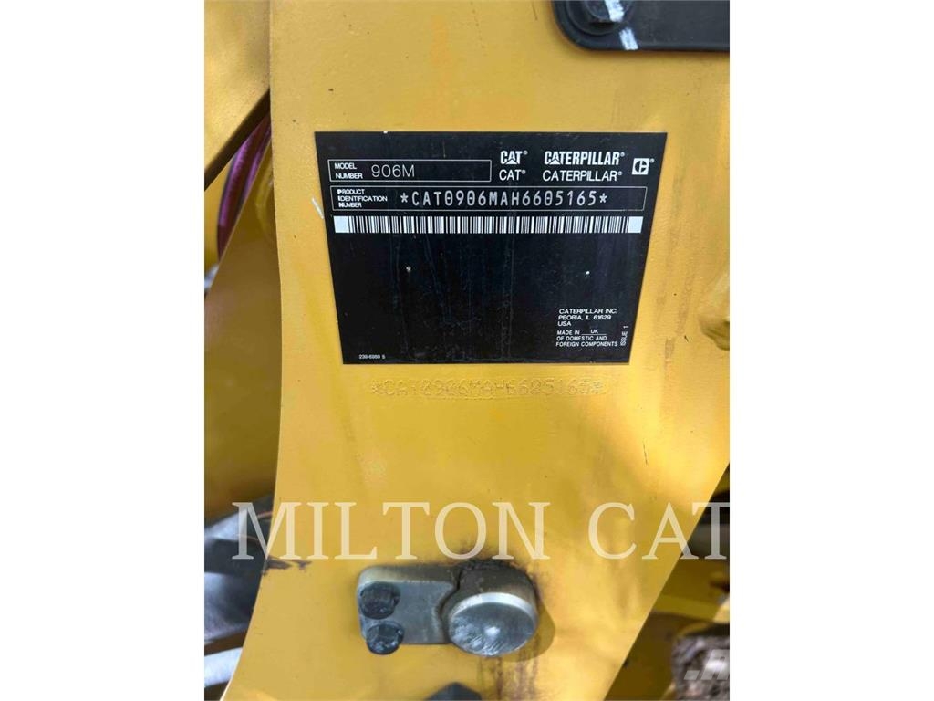 CAT 906M Kolesové nakladače