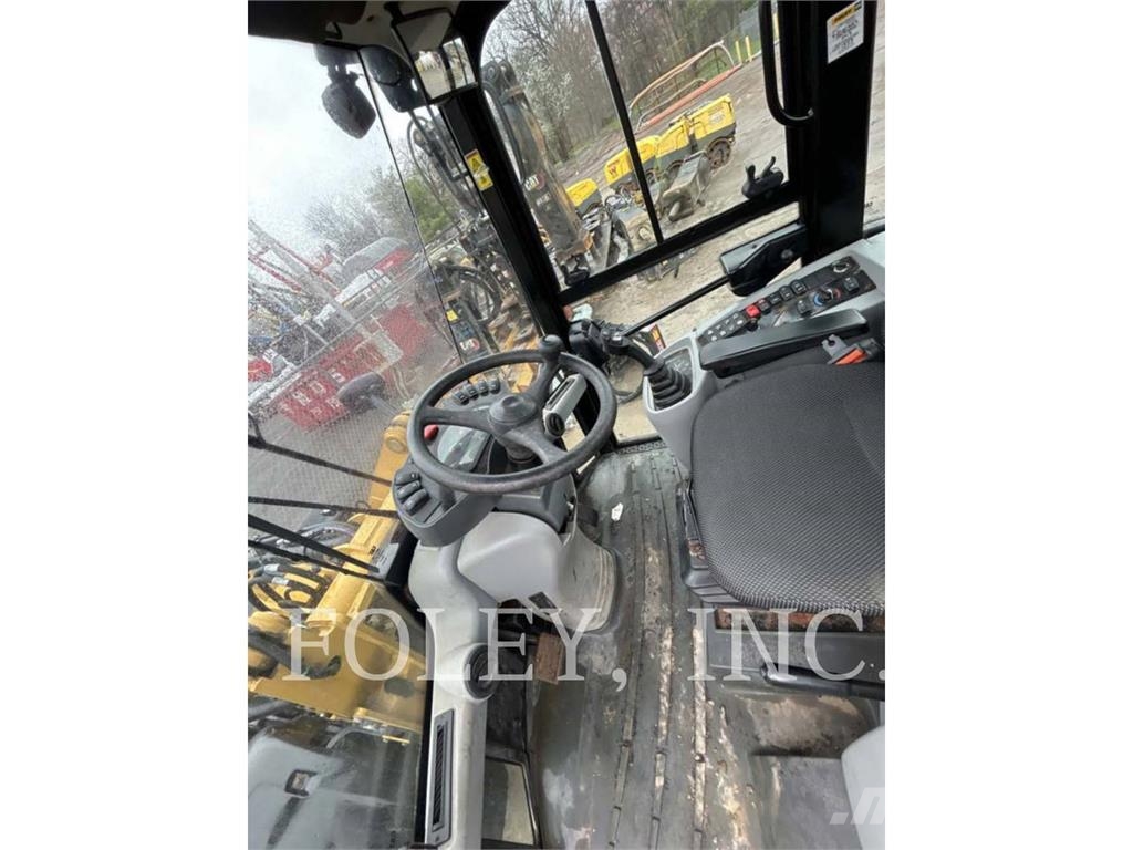 CAT 906M Cargadoras sobre ruedas