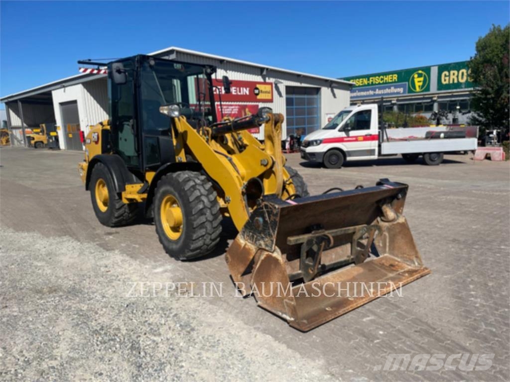 CAT 906M Chargeuse sur pneus