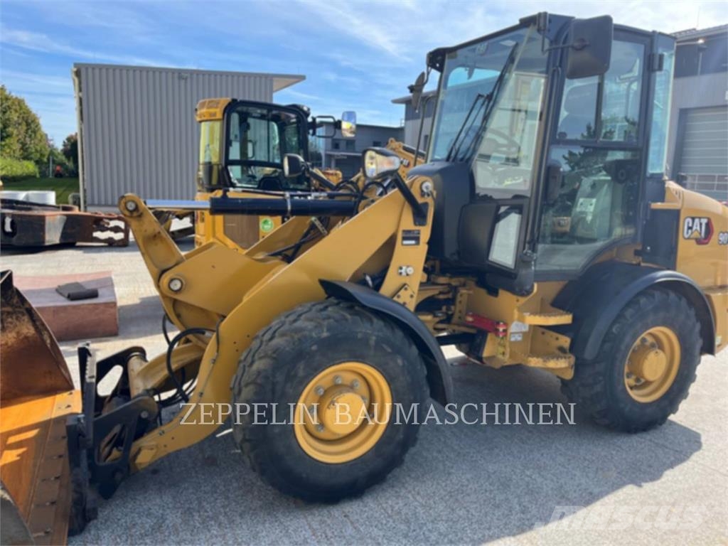 CAT 907M Radlader