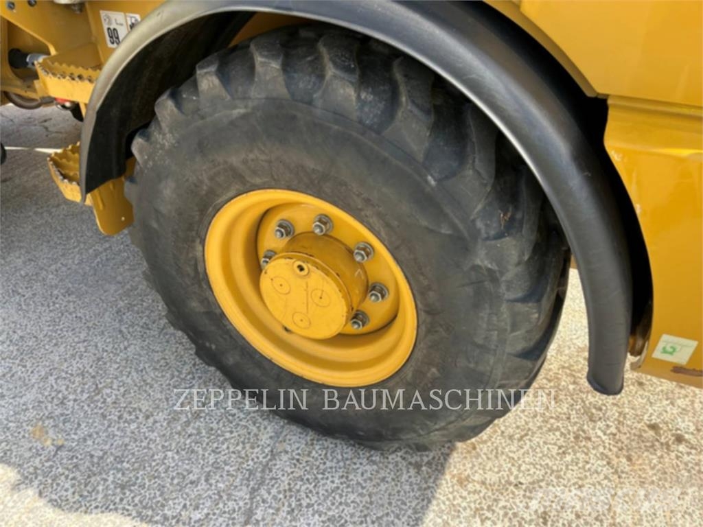 CAT 907M Radlader