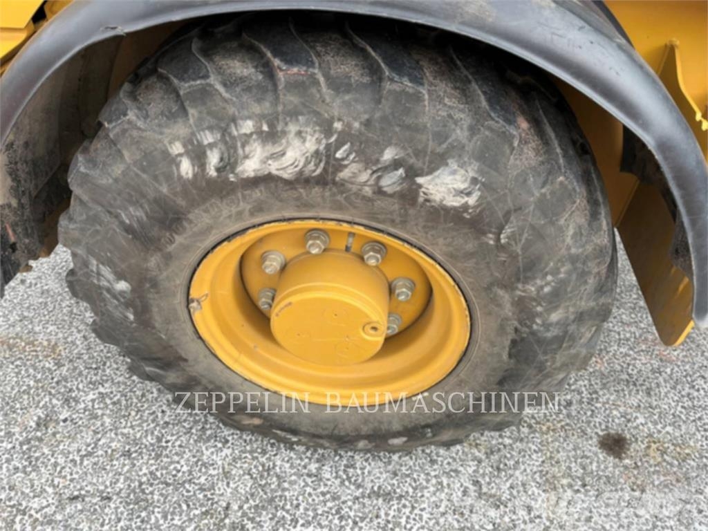 CAT 907M Radlader
