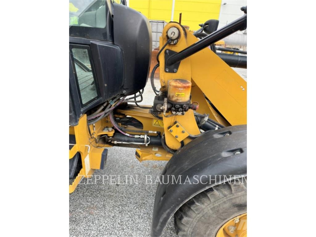 CAT 907M Radlader