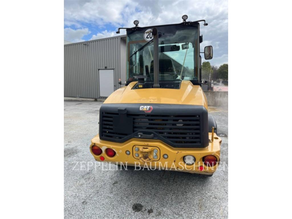 CAT 907M Radlader