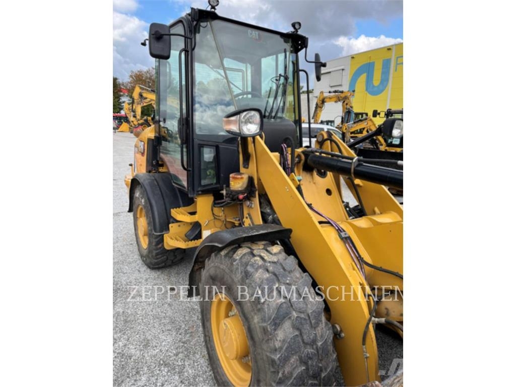 CAT 907M Radlader