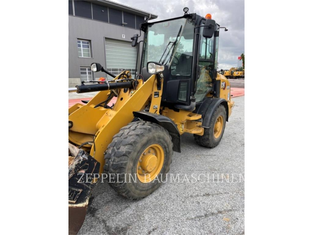 CAT 907M Radlader