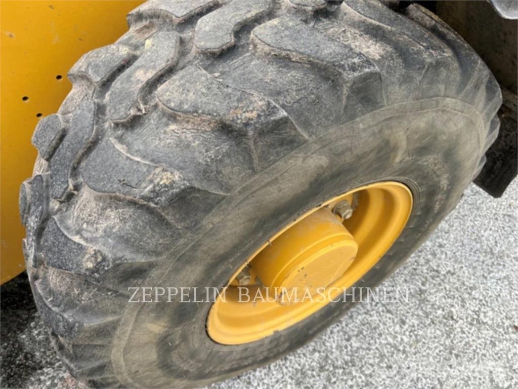 CAT 907M Radlader