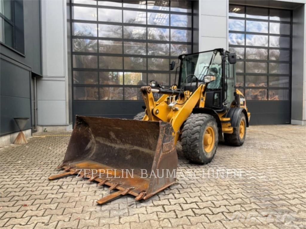 CAT 907M Radlader