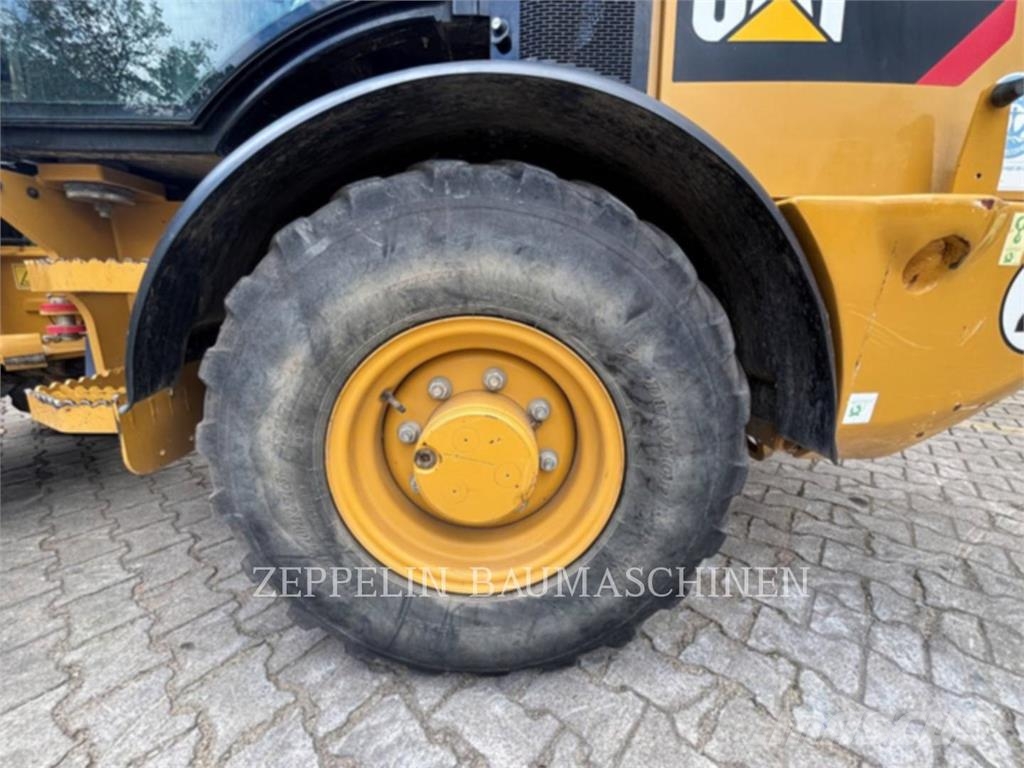 CAT 907M Radlader