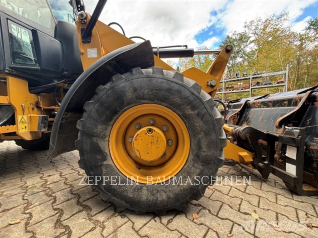 CAT 907M Radlader