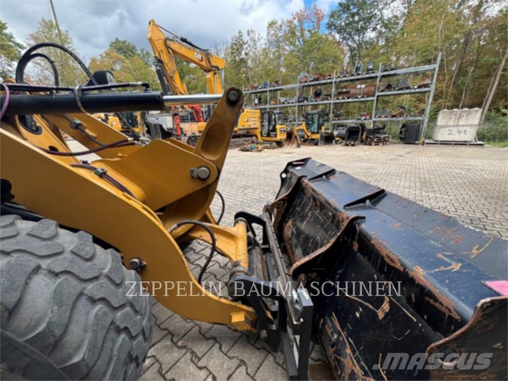 CAT 907M Radlader
