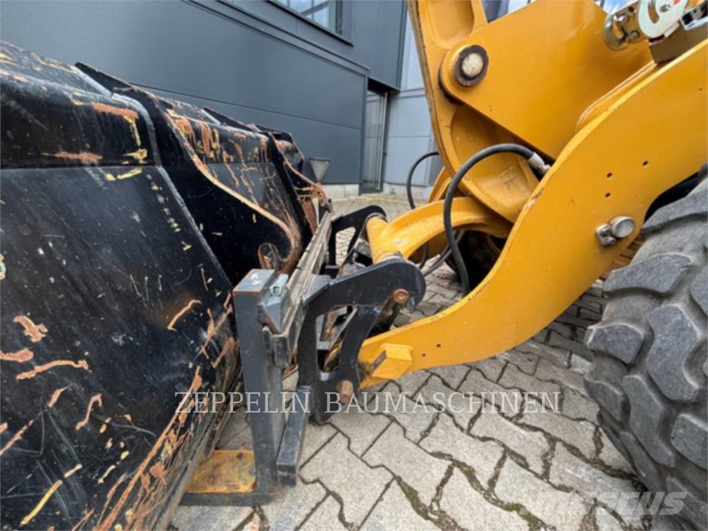 CAT 907M Radlader