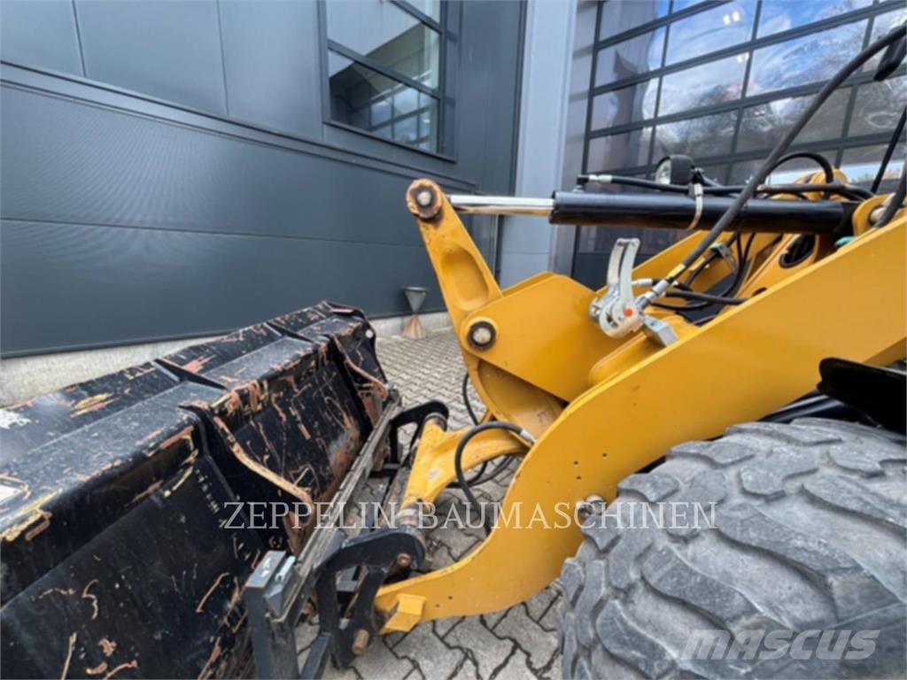 CAT 907M Radlader