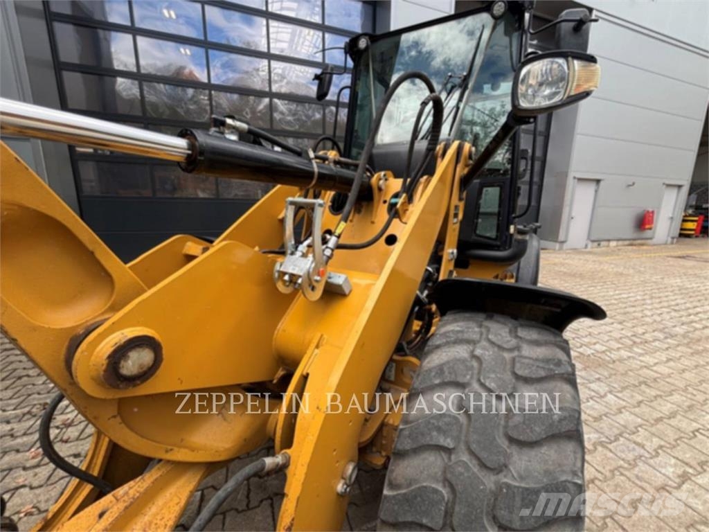 CAT 907M Radlader