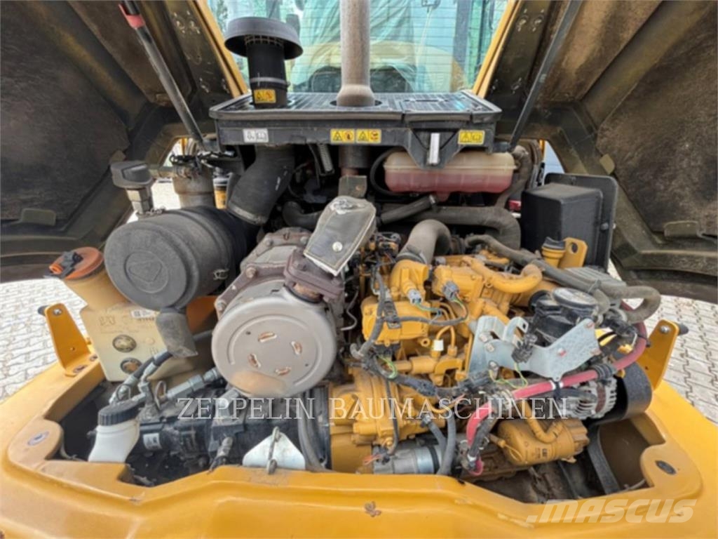 CAT 907M Radlader
