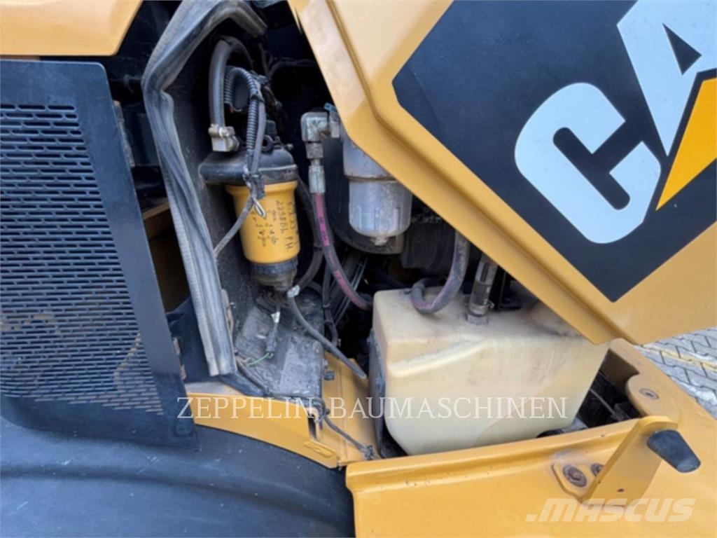 CAT 907M Radlader