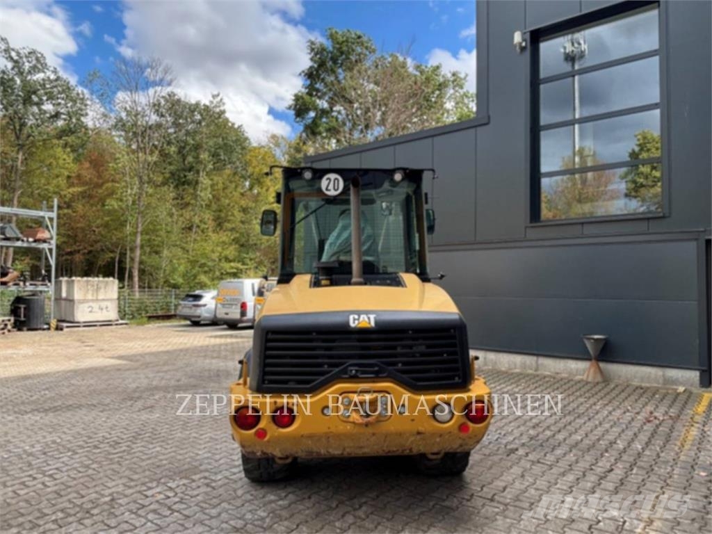 CAT 907M Radlader