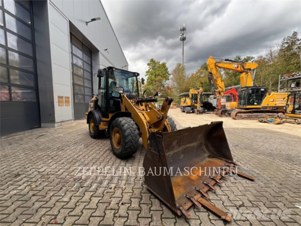 CAT 907M Radlader