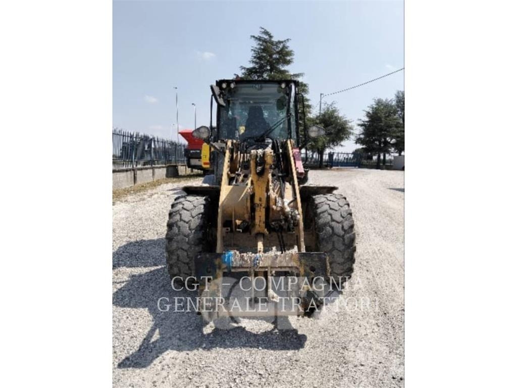 CAT 908 Rataslaadurid