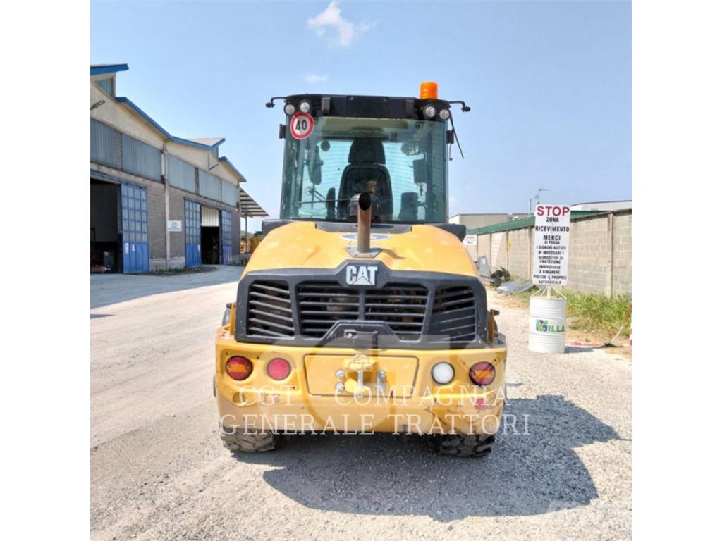 CAT 908 Rataslaadurid