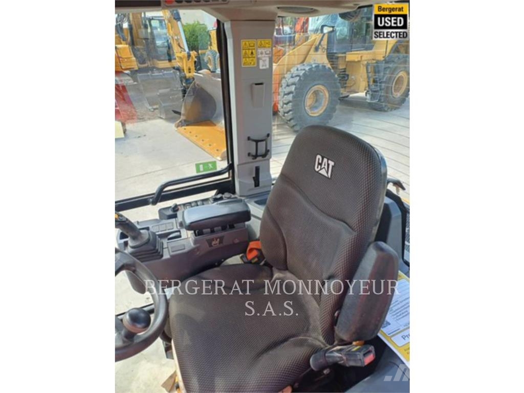 CAT 908 미니 로더