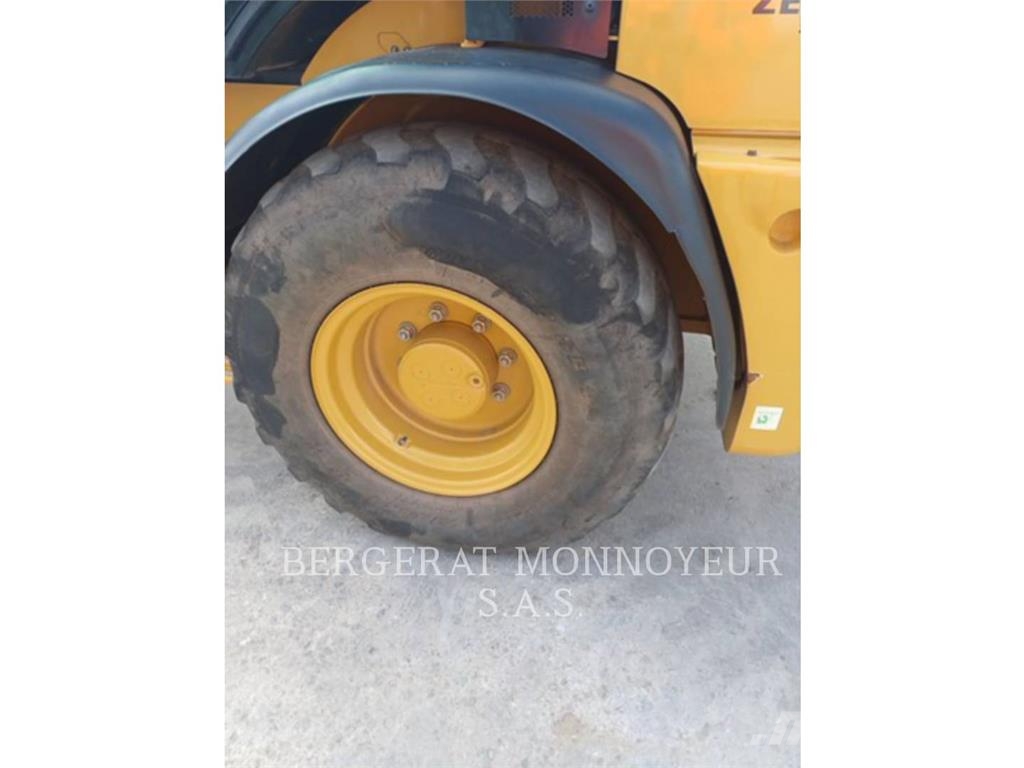 CAT 908 Minicargadoras