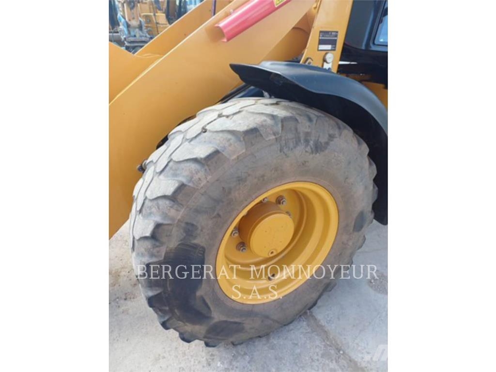 CAT 908 Minicargadoras