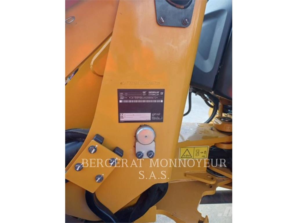 CAT 908 Minicargadoras