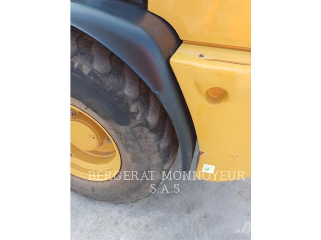 CAT 908 Minicargadoras