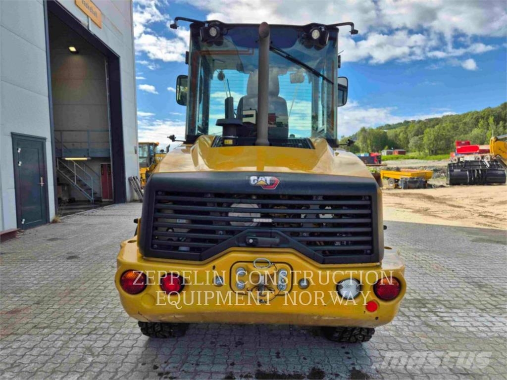 CAT 908M Pale gommate