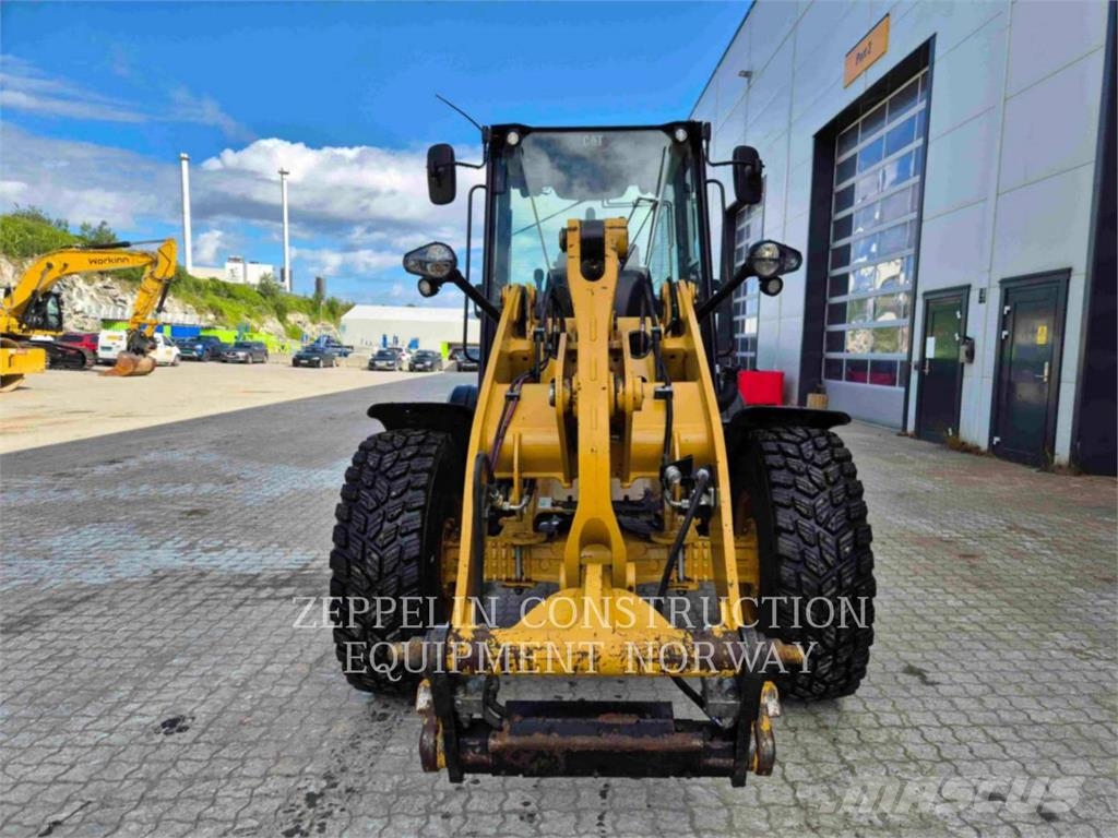 CAT 908M Pale gommate