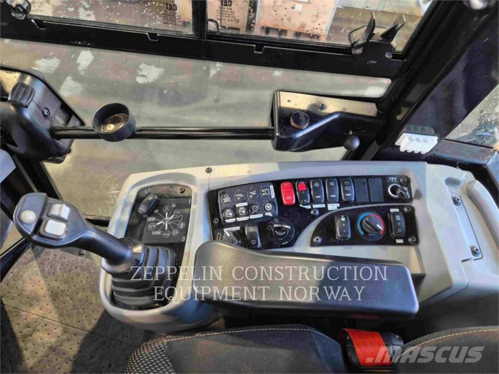 CAT 908M Pale gommate
