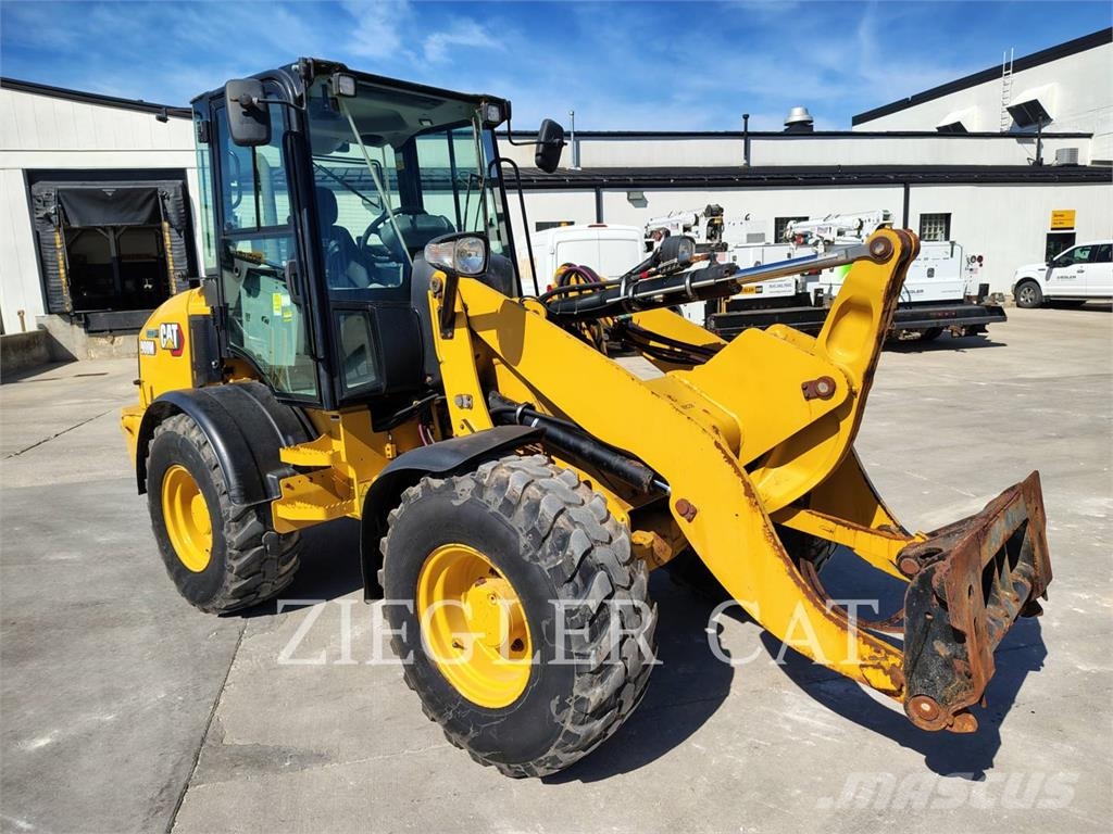 CAT 908M Radlader