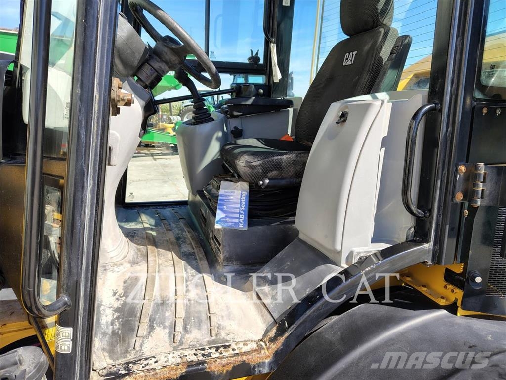 CAT 908M Radlader
