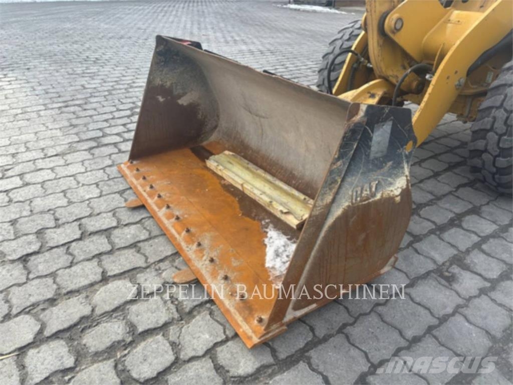 CAT 908M Radlader