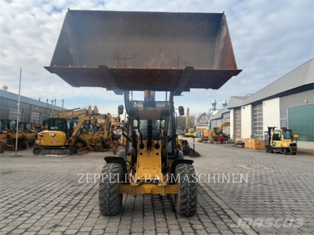CAT 908M Radlader