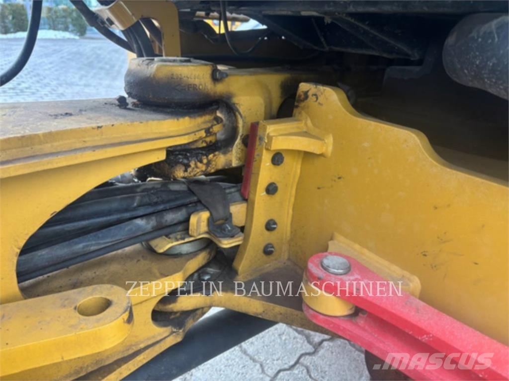 CAT 908M Radlader