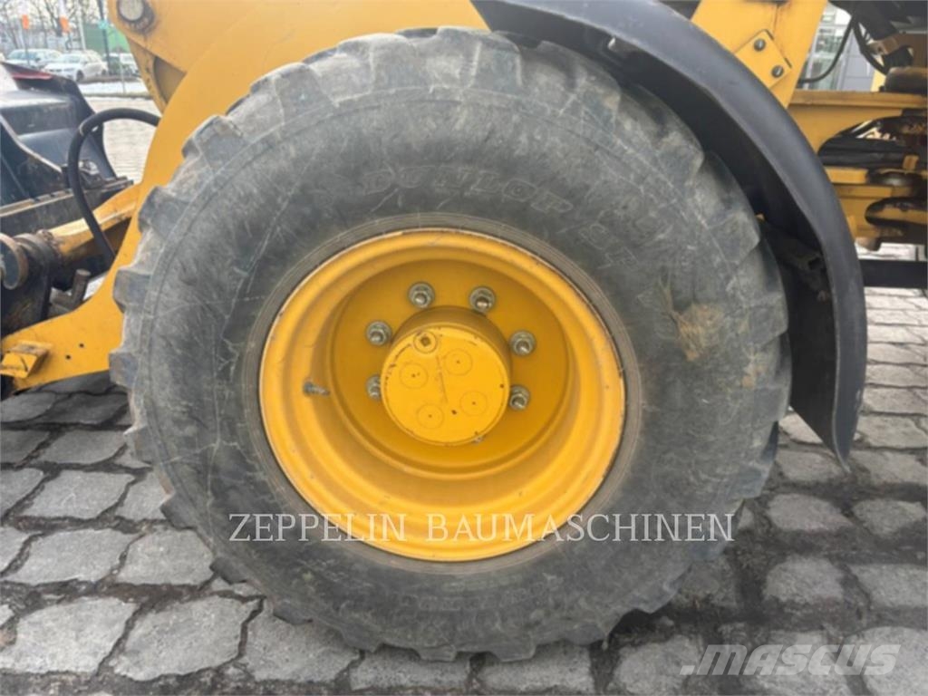 CAT 908M Radlader