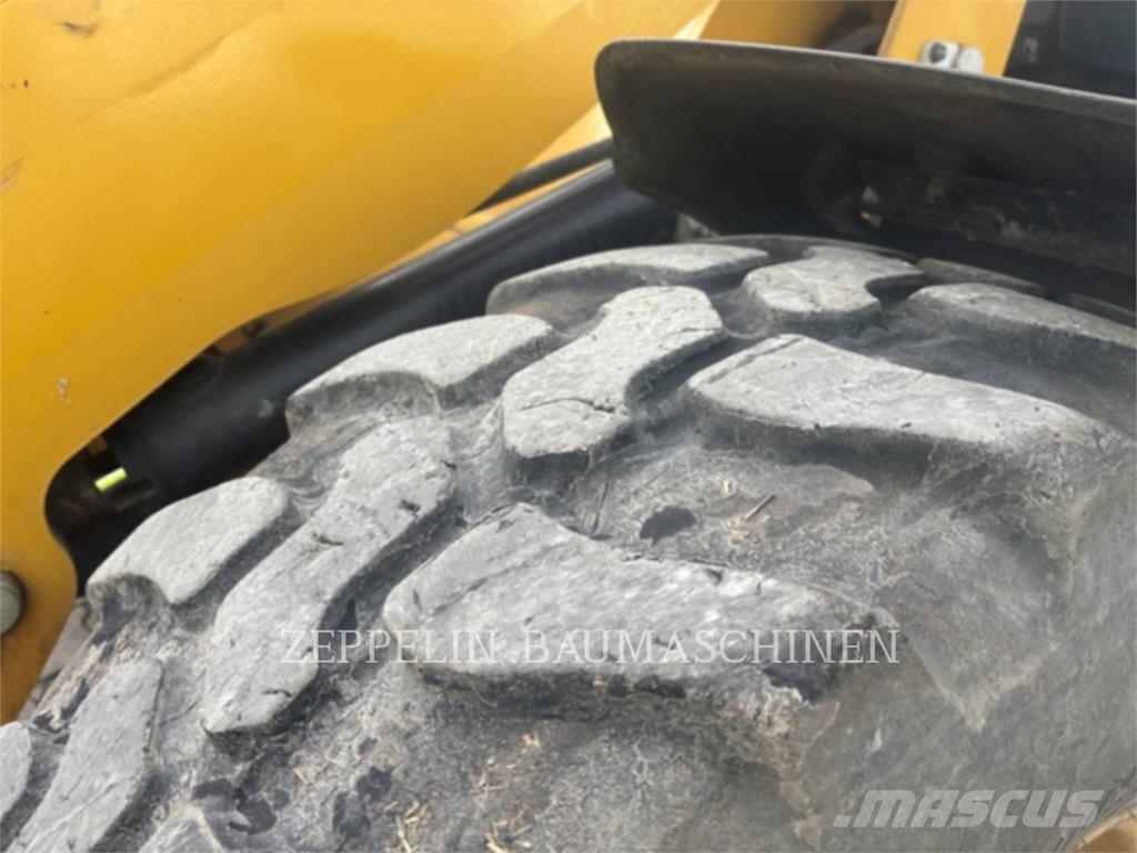 CAT 908M Radlader