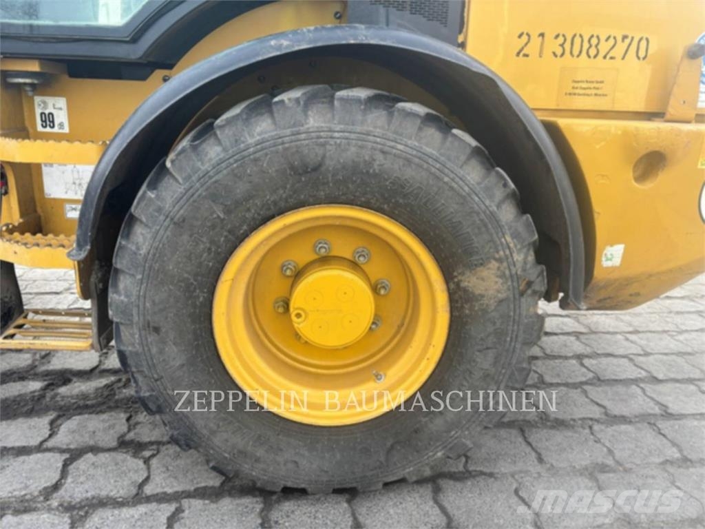 CAT 908M Radlader