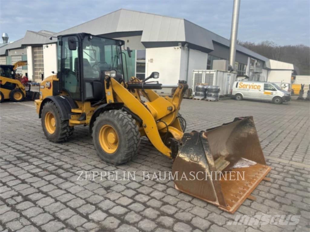 CAT 908M Radlader