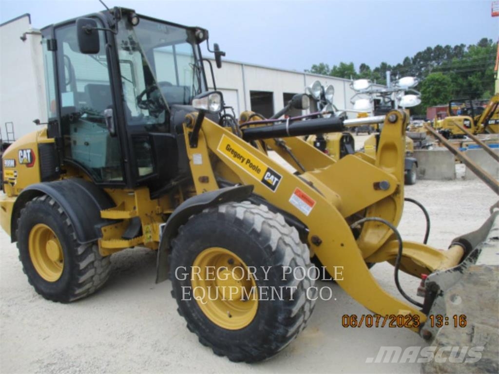 CAT 908M Utovarivači na točkove